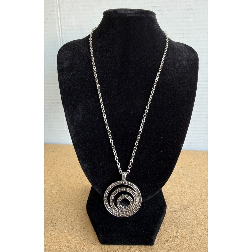 VTG Liz Claiborne Layered Circle Pendant Necklace Bold Silver Tone